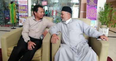 Satu sudut pandangan terhadap suasana Malaysia yang jarang diceritakan Satu sudut pandangan terhadap suasana Malaysia yang jarang diceritakan